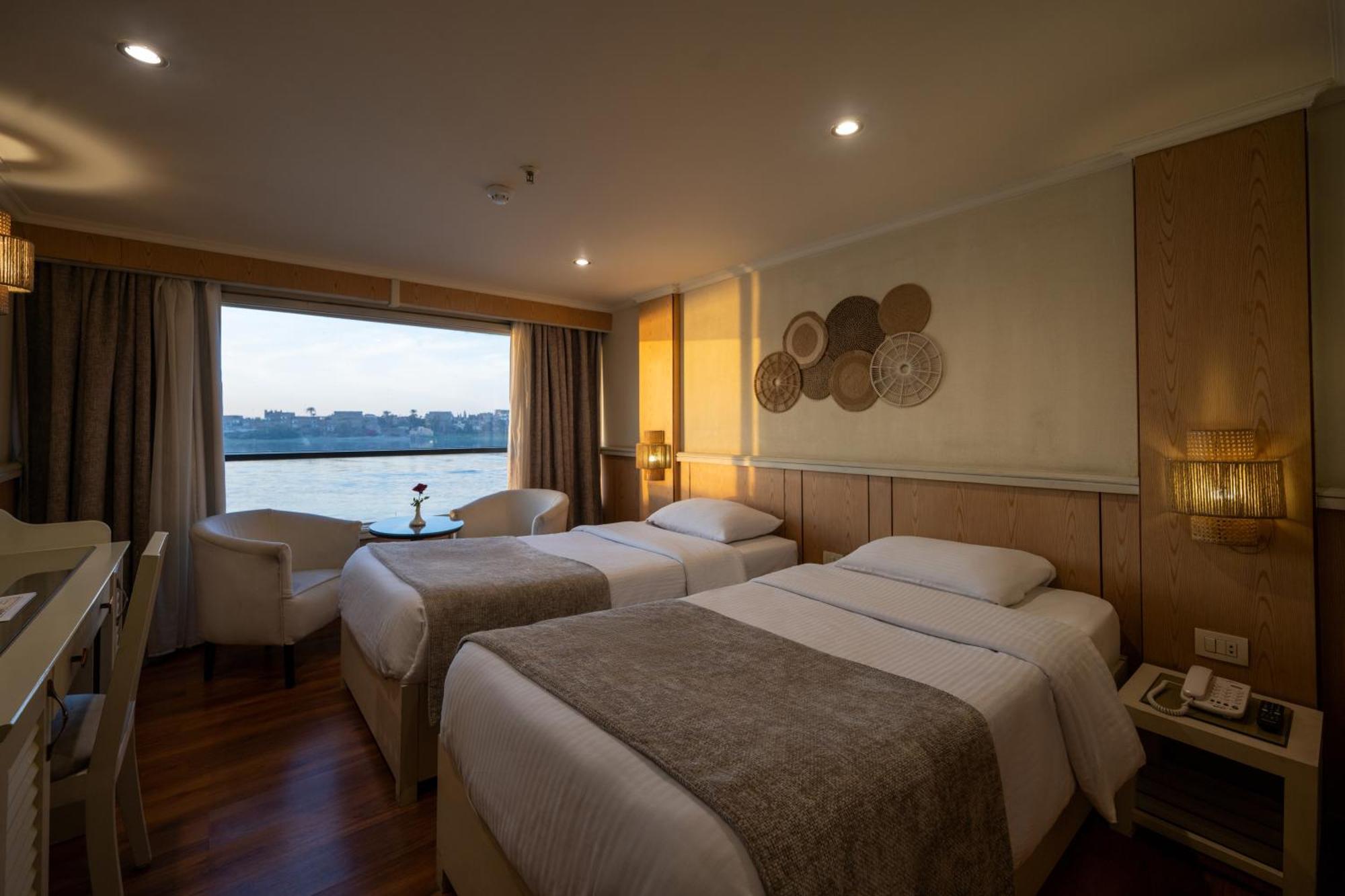 Magic I Nile Cruise Deluxe Boat The Scheduled Departure Is On Saturday For A 7-Day Nile Cruise Luxor Exterior foto
