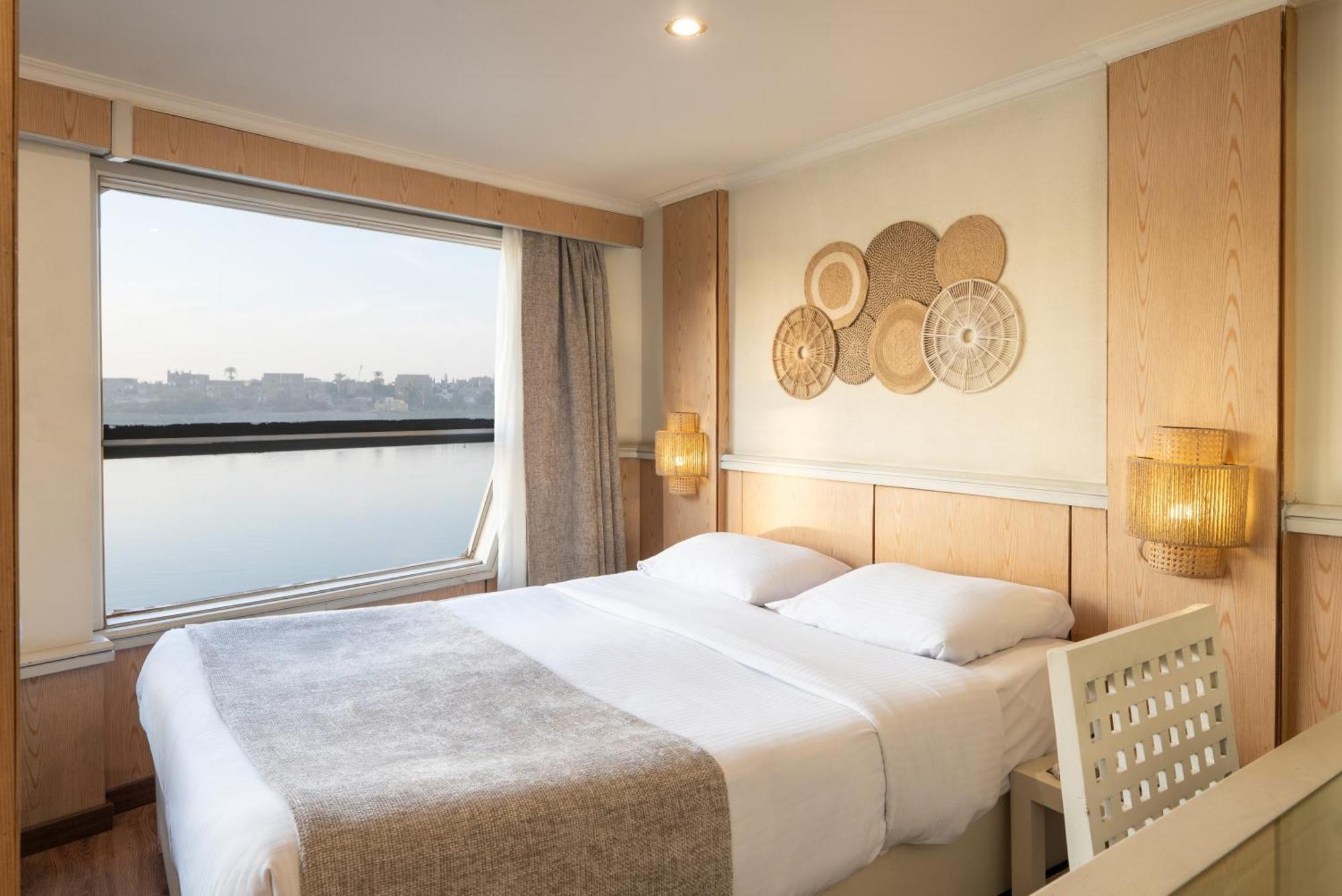 Magic I Nile Cruise Deluxe Boat The Scheduled Departure Is On Saturday For A 7-Day Nile Cruise Luxor Exterior foto