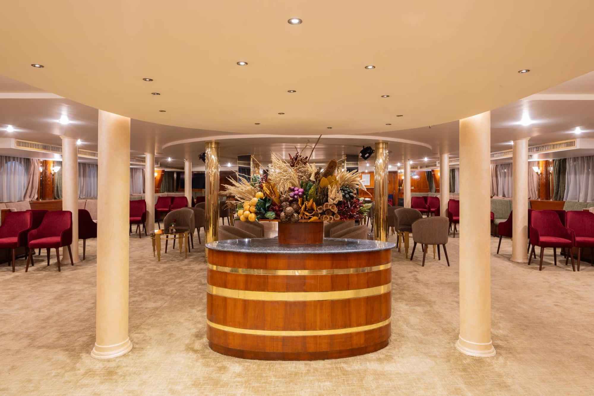 Magic I Nile Cruise Deluxe Boat The Scheduled Departure Is On Saturday For A 7-Day Nile Cruise Luxor Exterior foto