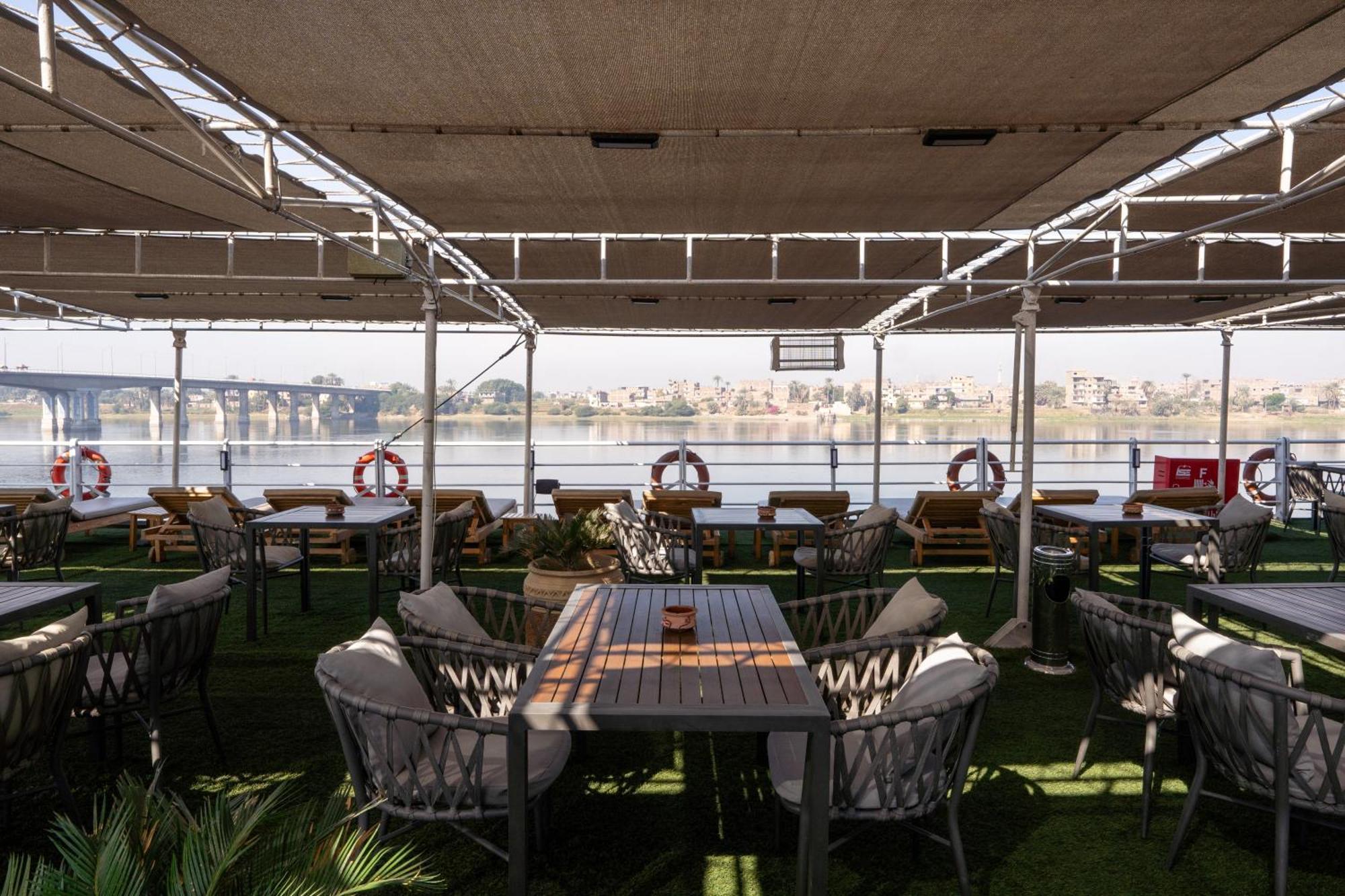 Magic I Nile Cruise Deluxe Boat The Scheduled Departure Is On Saturday For A 7-Day Nile Cruise Luxor Exterior foto