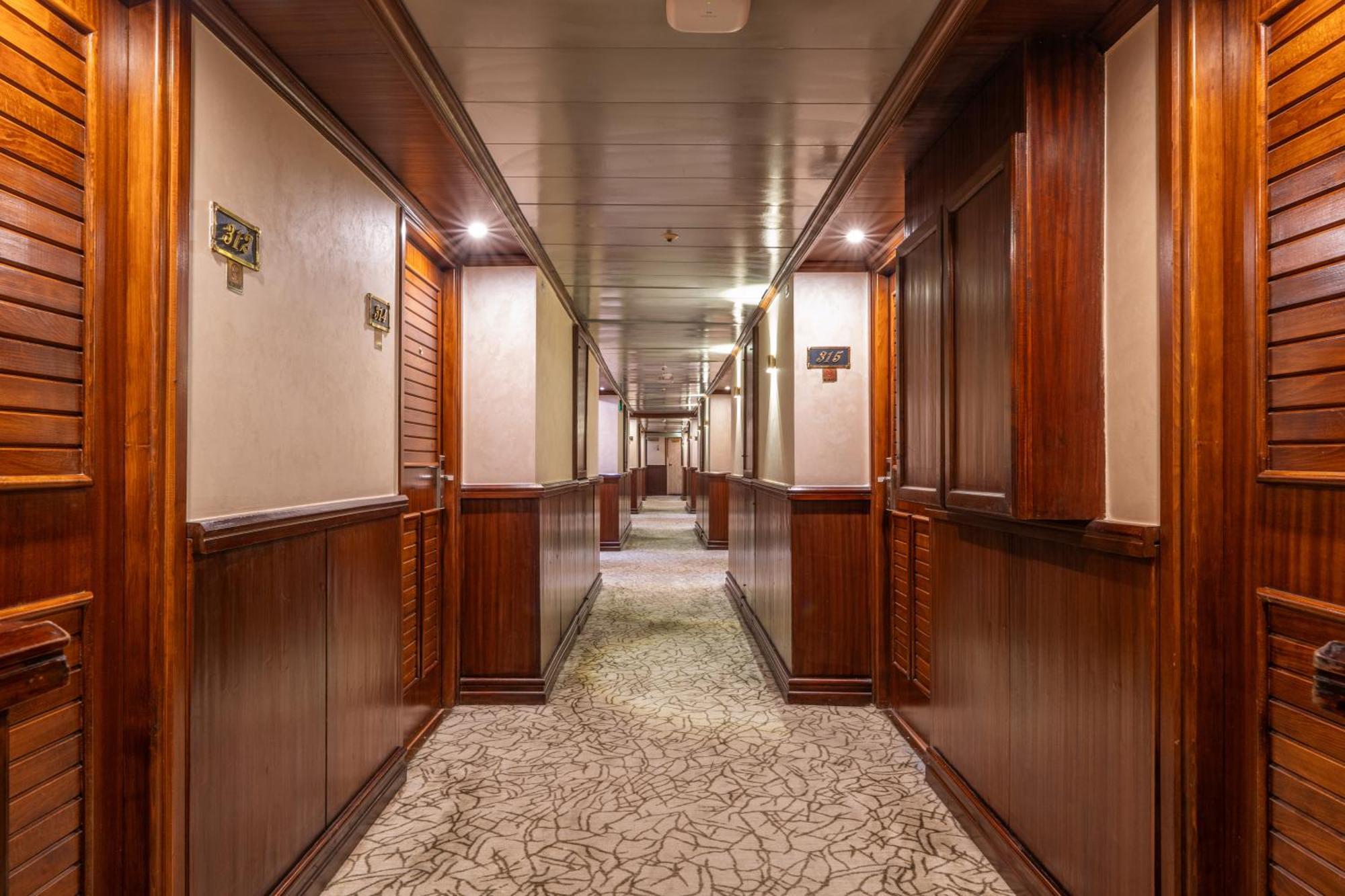 Magic I Nile Cruise Deluxe Boat The Scheduled Departure Is On Saturday For A 7-Day Nile Cruise Luxor Exterior foto