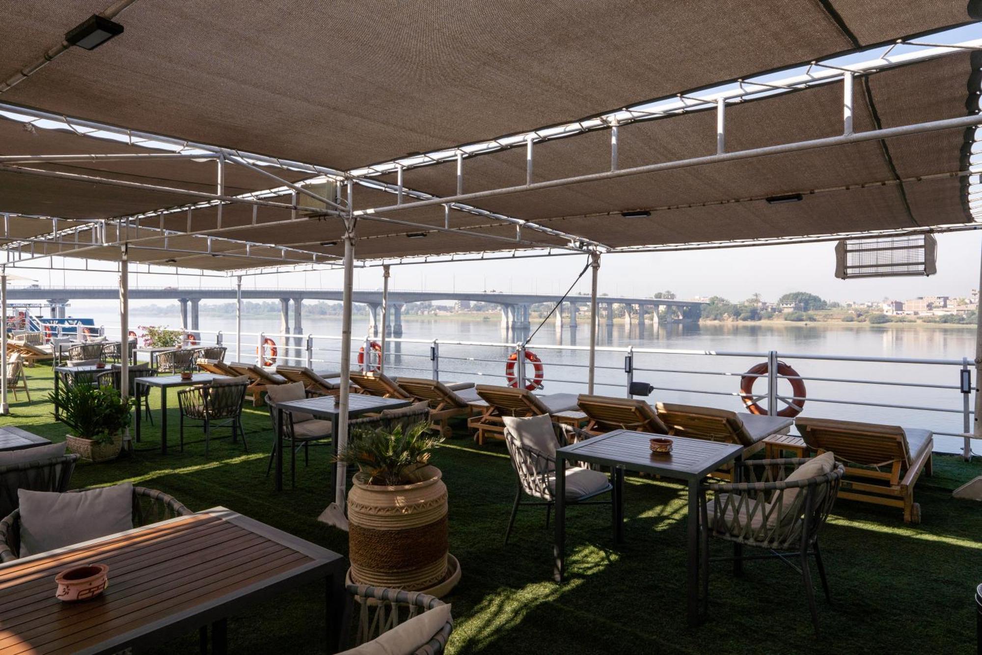 Magic I Nile Cruise Deluxe Boat The Scheduled Departure Is On Saturday For A 7-Day Nile Cruise Luxor Exterior foto
